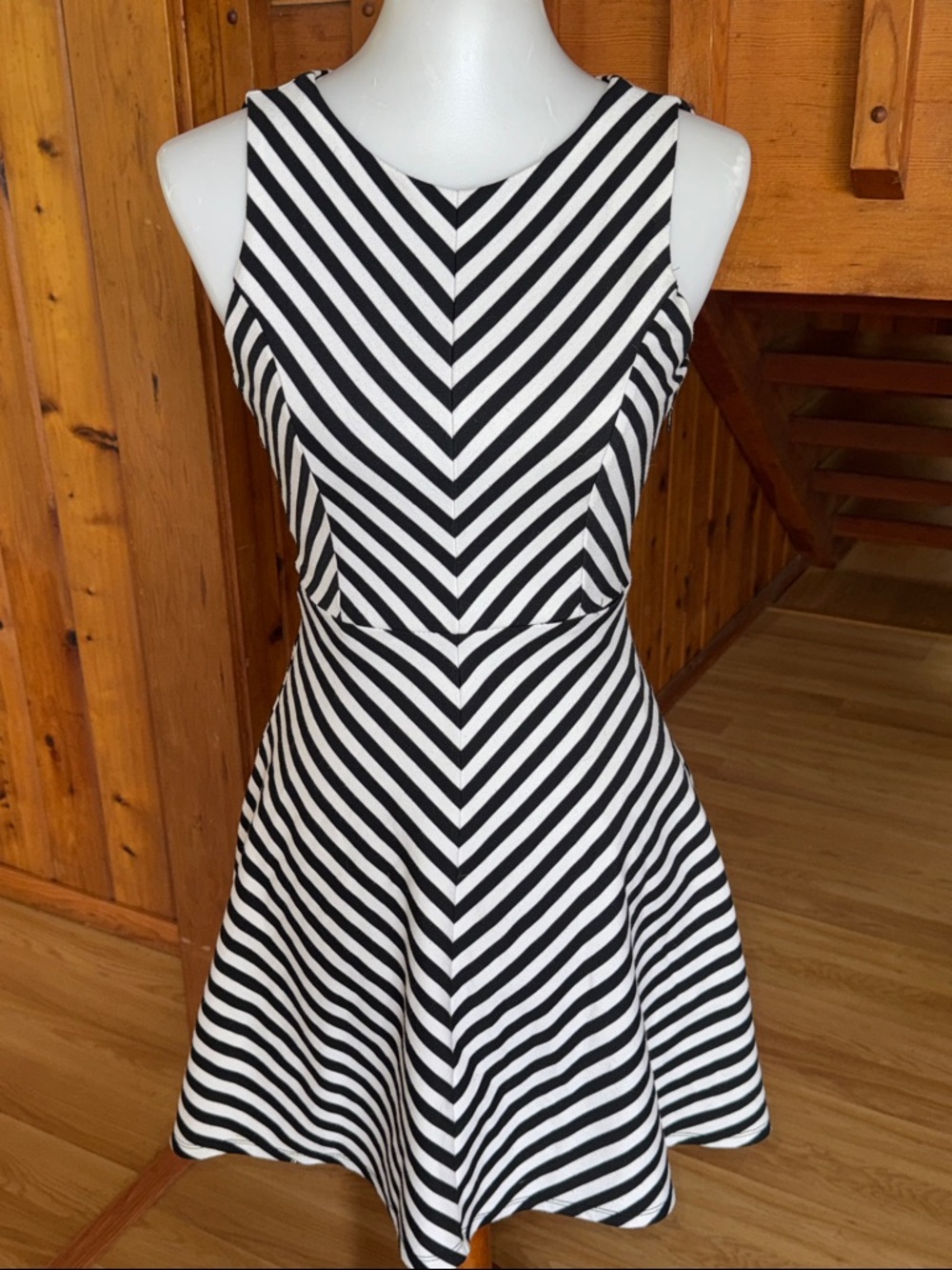 Forever 21 Size Small Black & White rStriped Sleeveless Fit-and-Flare Mini Dress